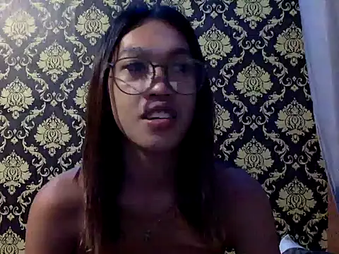 Snapshot of your_wifey chatting on 09/15/25, 09:43 your wifey online show from 09/15/25, 09:43