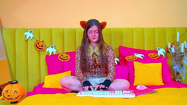 JessicaJewells online show from 10/28/25, 06:45