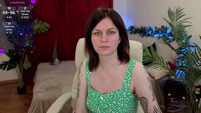 TinaMelt online show from 11/16/25, 04:56