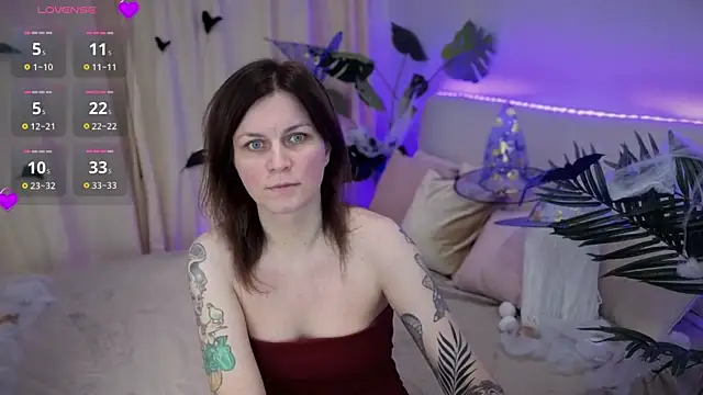 TinaMelt online show from 10/17/25, 07:04