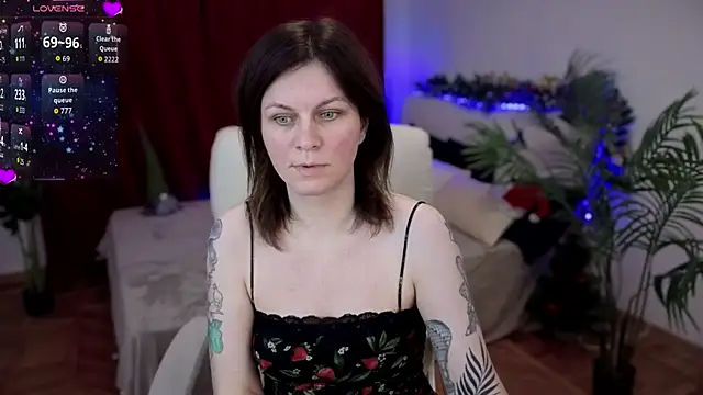 TinaMelt online show from 11/21/25, 08:19