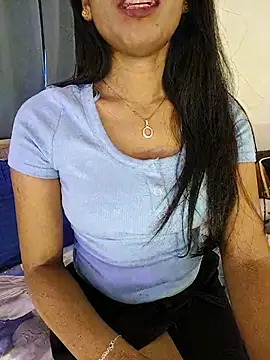 Snapshot of priya_26 chatting on 07/18/26, 01:47 priya 26 online show from 07/18/26, 01:47