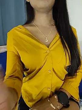 Snapshot of priya_26 chatting on 07/16/26, 04:37 priya 26 online show from 07/16/26, 04:37