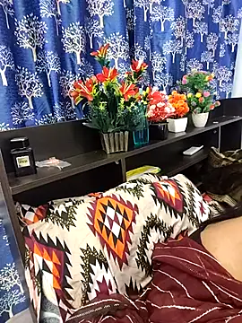 priya 26 online show from 12/13/25, 08:04