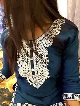 Snapshot of priya_26 chatting on 05/03/26, 10:42 priya 26 online show from 05/03/26, 10:42
