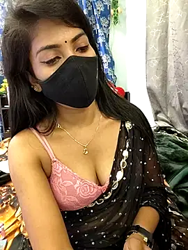 Snapshot of priya_26 chatting on 07/08/26, 04:07 priya 26 online show from 07/08/26, 04:07
