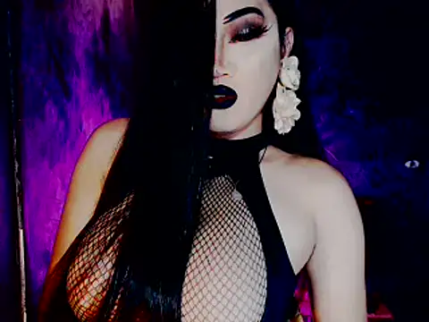 Snapshot of Mistress4fun chatting on 10/19/25, 10:40 Mistress4fun online show from 10/19/25, 10:40