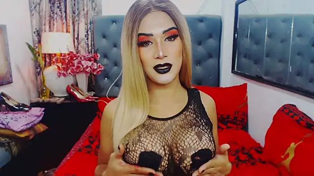 Snapshot of Mistress4fun chatting on 10/03/25, 06:59 Mistress4fun online show from 10/03/25, 06:59