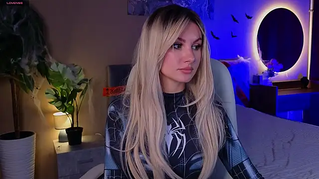 Ginger Jessy  online show from 10/29/25, 02:38