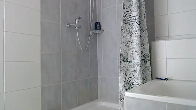 Hijuga online show from 11/30/25, 11:33