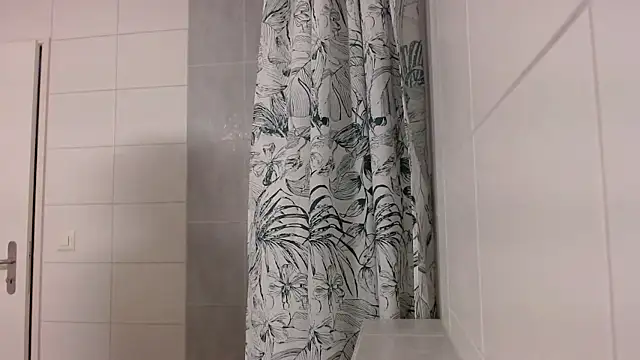 Hijuga online show from 04/13/26, 04:44