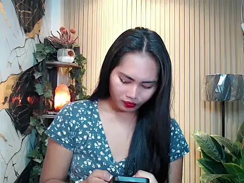 Snapshot of sluttyprincess0 chatting on 10/24/25, 11:04 sluttyprincess0 online show from 10/24/25, 11:04