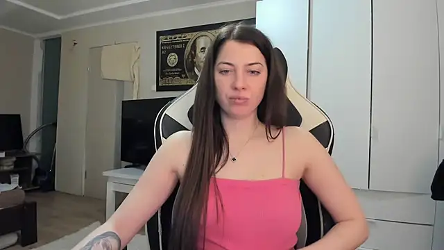 EmiLovsi online show from 03/04/26, 08:05