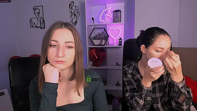 eva smiith  online show from 11/28/25, 06:46