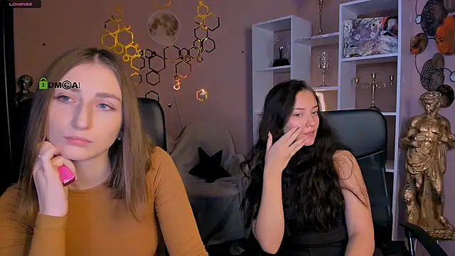 eva smiith  online show from 11/26/25, 06:46