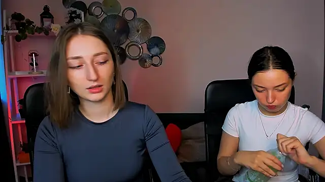 eva smiith  online show from 03/25/26, 06:46