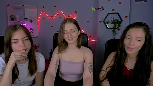 eva smiith  online show from 05/20/26, 05:37