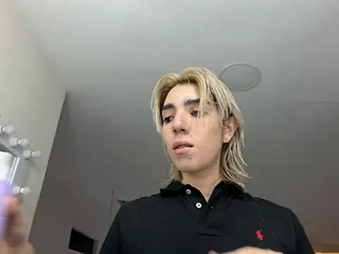 Snapshot of Noah_Bells chatting on 05/12/26, 01:06 Noah Bells online show from 05/12/26, 01:06