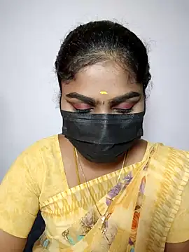 Snapshot of Tamil_Princess12 chatting on 10/02/25, 06:00 Tamil Princess12 online show from 10/02/25, 06:00