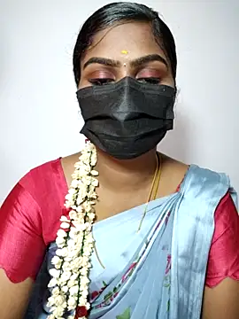 Snapshot of Tamil_Princess12 chatting on 10/16/25, 05:43 Tamil Princess12 online show from 10/16/25, 05:43