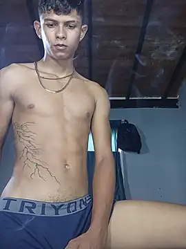 Snapshot of God_Eros_23cm chatting on 05/14/26, 12:57 God Eros 23cm online show from 05/14/26, 12:57