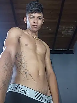 Snapshot of God_Eros_23cm chatting on 05/29/26, 11:16 God Eros 23cm online show from 05/29/26, 11:16