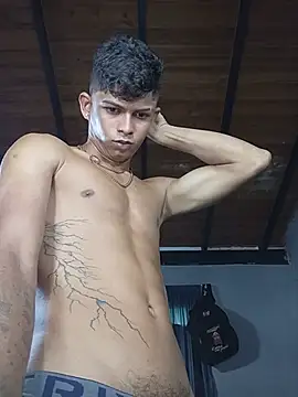 Snapshot of God_Eros_23cm chatting on 05/25/26, 11:20 God Eros 23cm online show from 05/25/26, 11:20