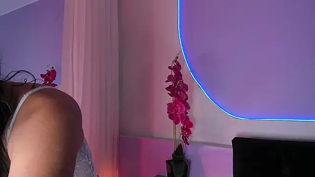  HAANNAH  online show from 11/27/25, 07:58