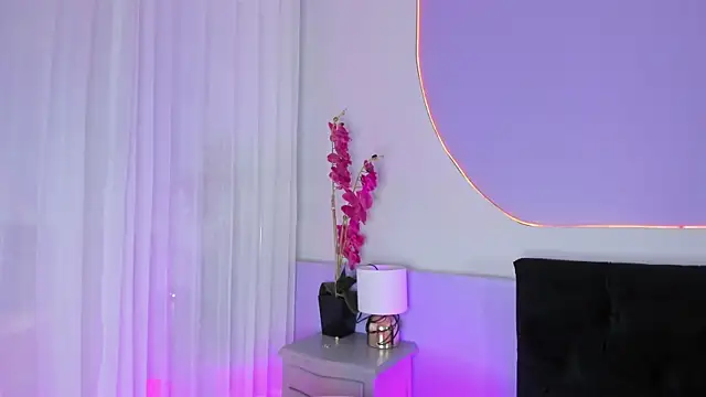  HAANNAH  online show from 11/20/25, 07:58