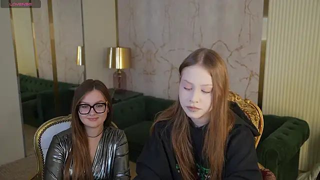 Snapshot of Esmie_Smile chatting on 10/01/25, 11:03 Esmie Smile online show from 10/01/25, 11:03