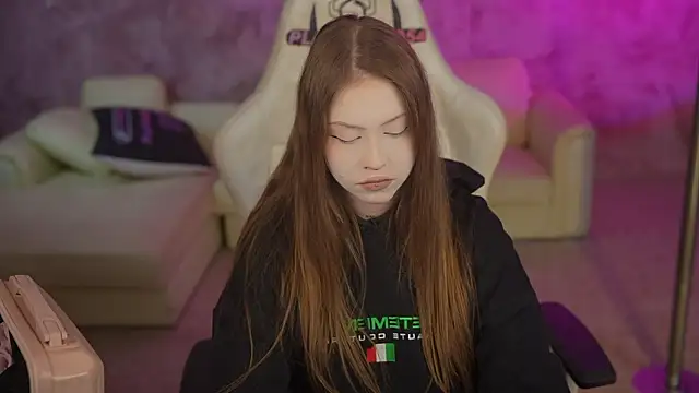 Esmie Smile online show from 02/21/26, 10:56