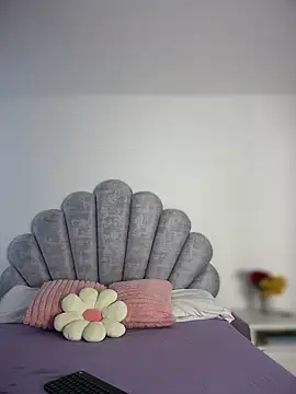 emma-conti2 online show from 10/27/25, 03:02