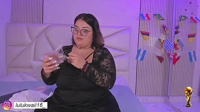 lulukawai16 online show from 06/19/26, 07:09