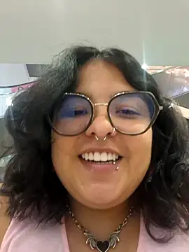 lulukawai16 online show from 12/18/25, 10:24