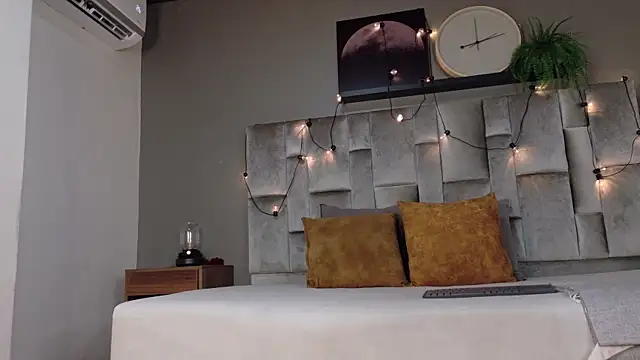 RiriiBrunette   online show from 04/13/26, 07:29