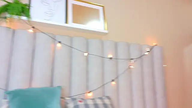 RiriiBrunette   online show from 12/19/25, 08:00