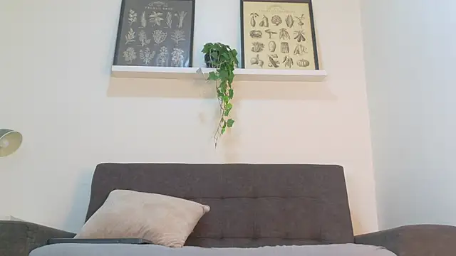 RiriiBrunette   online show from 06/04/26, 08:13
