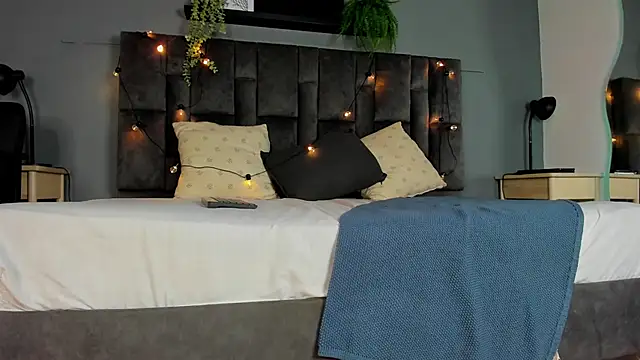 RiriiBrunette   online show from 04/09/26, 07:53