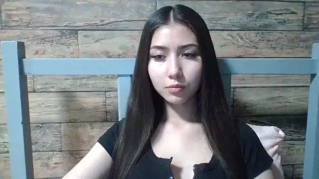 Virginia Hicks online show from 11/23/25, 05:23