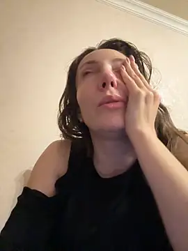 HellaryTourent online show from 10/29/25, 07:24