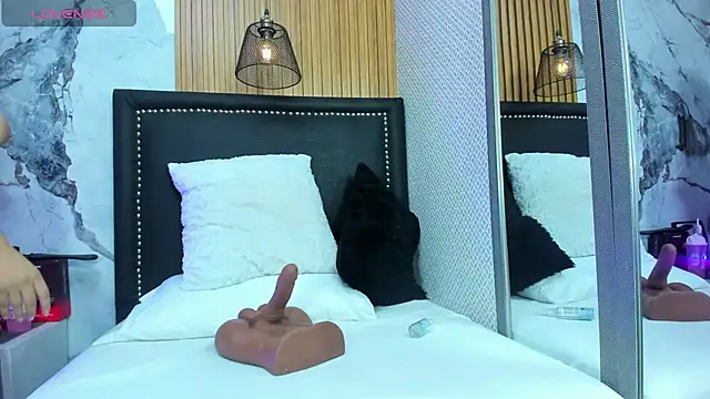 NORALOUX2 online show from 03/26/26, 07:23