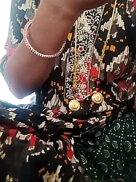 Snapshot of NISHU-TELUGU chatting on 11/05/25, 05:10 NISHU-TELUGU online show from 11/05/25, 05:10