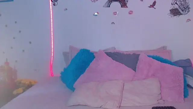 Snapshot of mia_blue01 chatting on 09/30/25, 08:26 mia blue01 online show from 09/30/25, 08:26