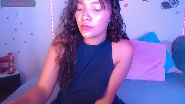 Snapshot of mia_blue01 chatting on 09/14/25, 09:37 mia blue01 online show from 09/14/25, 09:37