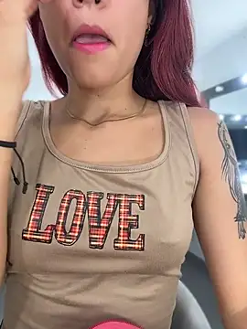 Snapshot of amber_sparkle chatting on 07/16/26, 12:35 amber sparkle online show from 07/16/26, 12:35