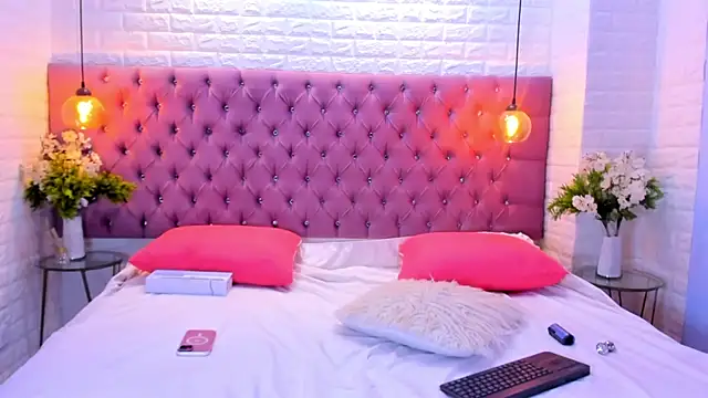 Snapshot of amber_sparkle chatting on 09/18/25, 12:52 amber sparkle online show from 09/18/25, 12:52