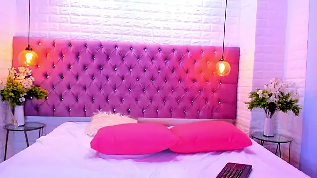 Snapshot of amber_sparkle chatting on 09/23/25, 12:34 amber sparkle online show from 09/23/25, 12:34