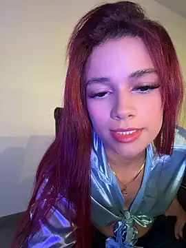 Snapshot of amber_sparkle chatting on 05/25/26, 01:10 amber sparkle online show from 05/25/26, 01:10