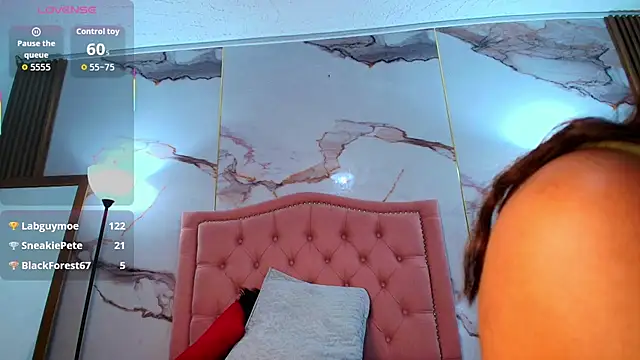 Snapshot of AlyaThompson chatting on 12/05/25, 04:11 AlyaThompson online show from 12/05/25, 04:11