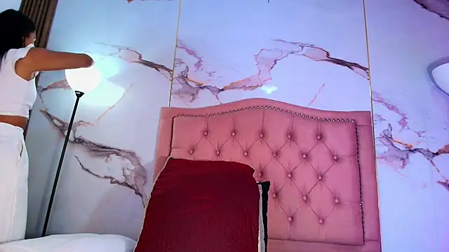 AlyaThompson online show from 05/24/26, 04:12